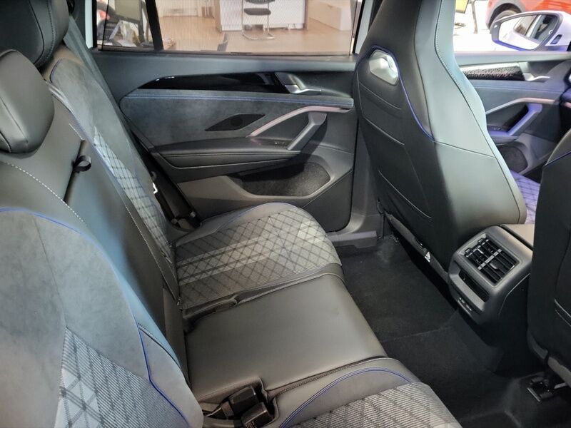 More views of Volkswagen Tayron