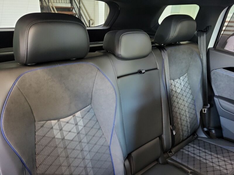 More views of Volkswagen Tayron