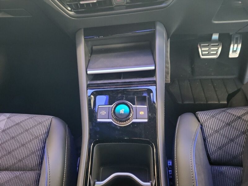 More views of Volkswagen Tayron