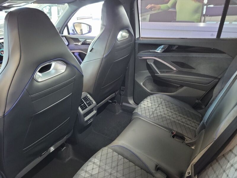 More views of Volkswagen Tayron