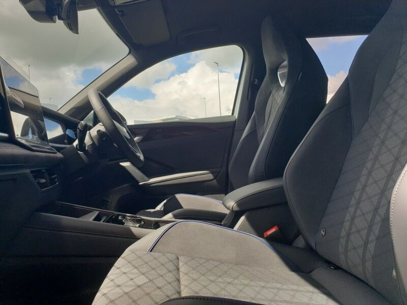 More views of Volkswagen Tayron