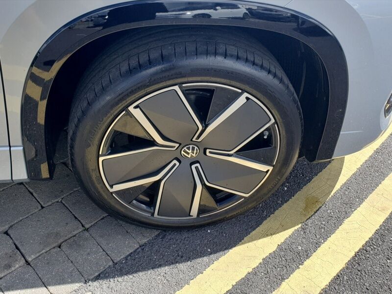 More views of Volkswagen Tayron
