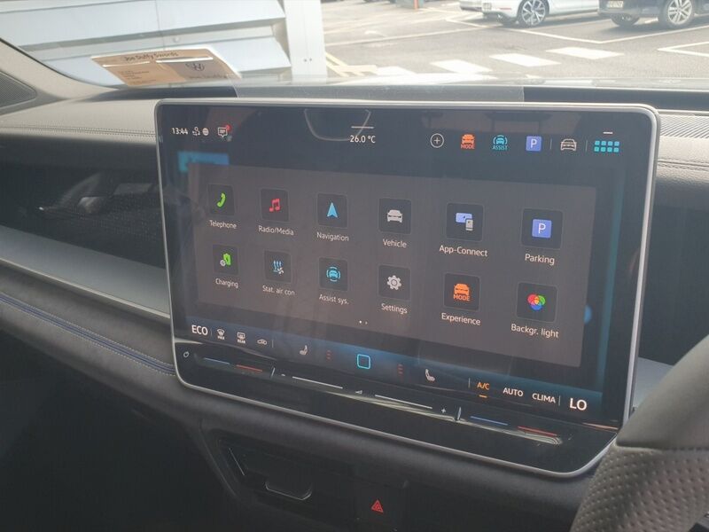 More views of Volkswagen Tayron