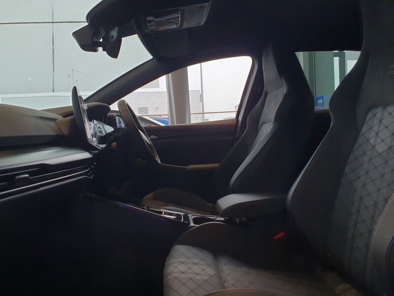 More views of Volkswagen Golf