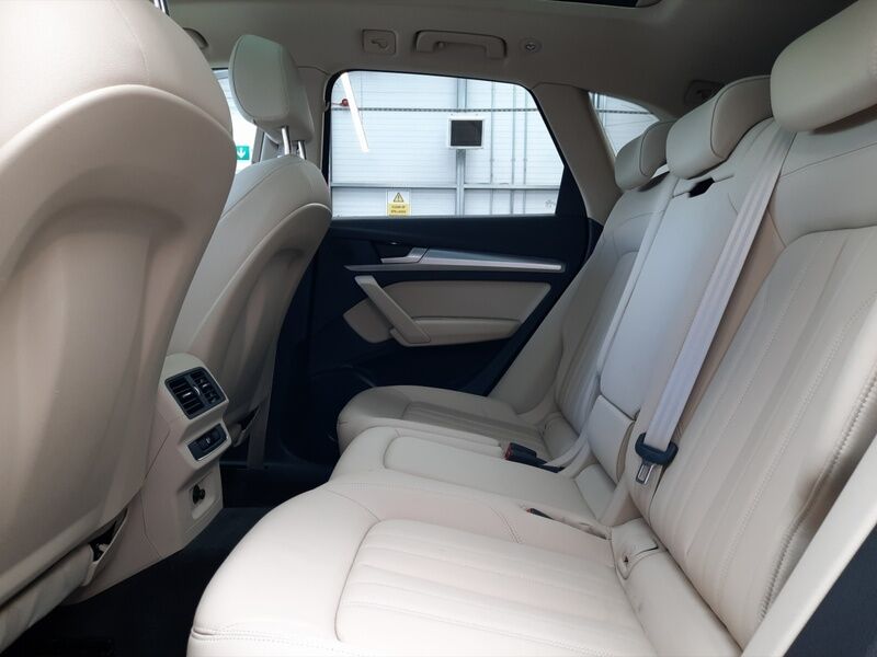 More views of Audi Q5