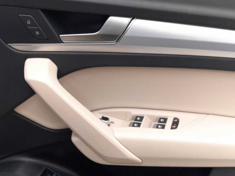More views of Audi Q5