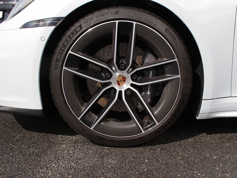 More views of Porsche 911