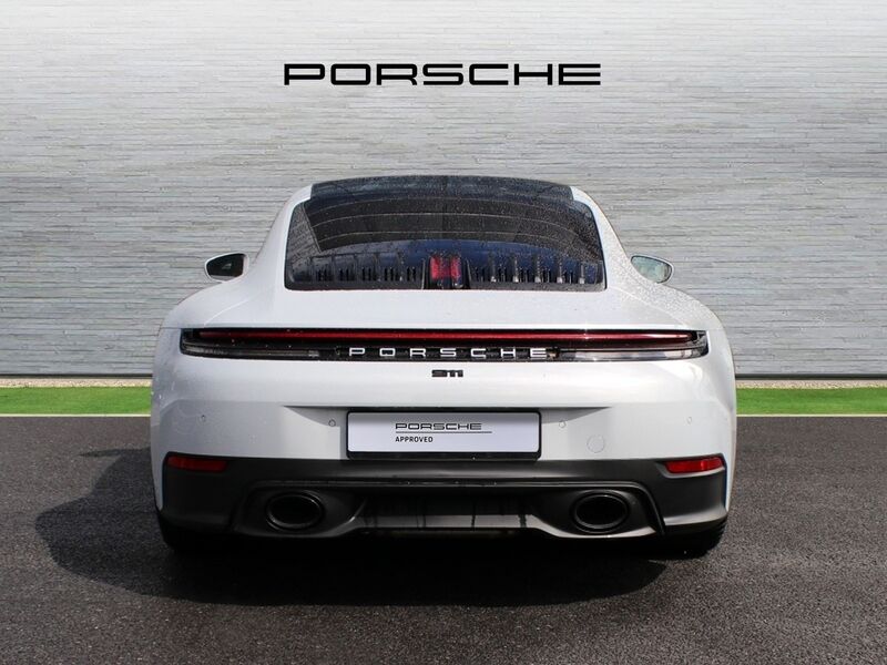 More views of Porsche 911