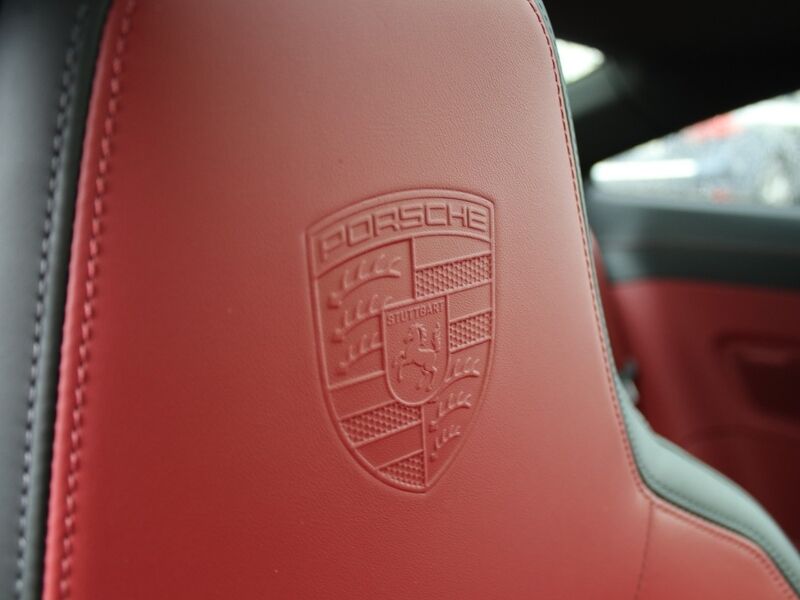 More views of Porsche 911