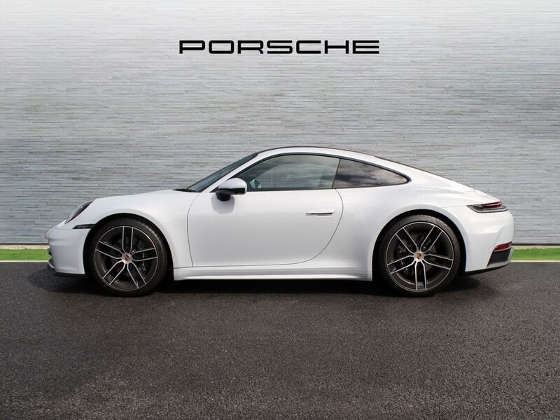 More views of Porsche 911