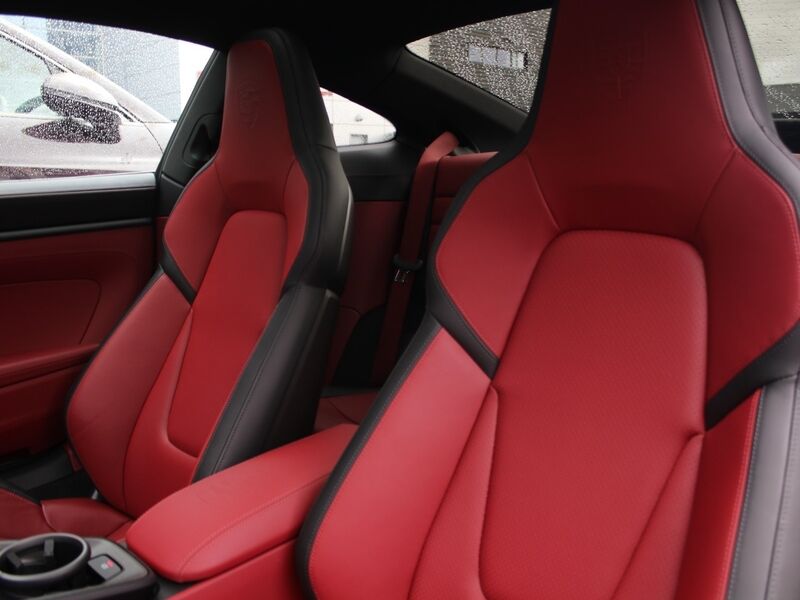 More views of Porsche 911