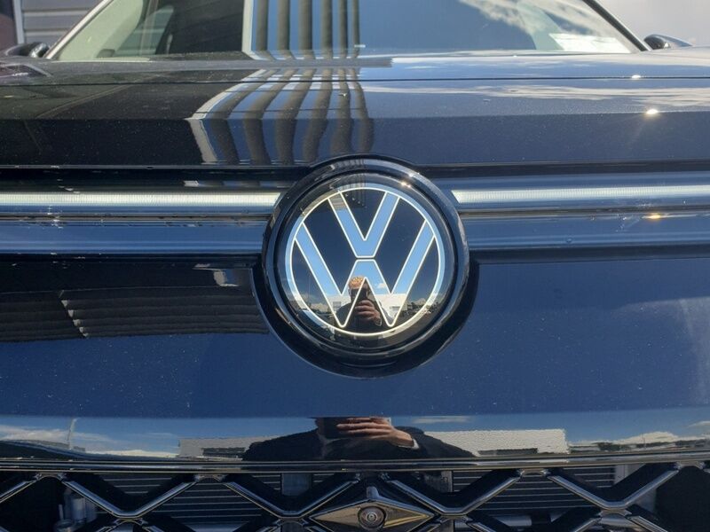 More views of Volkswagen Tayron