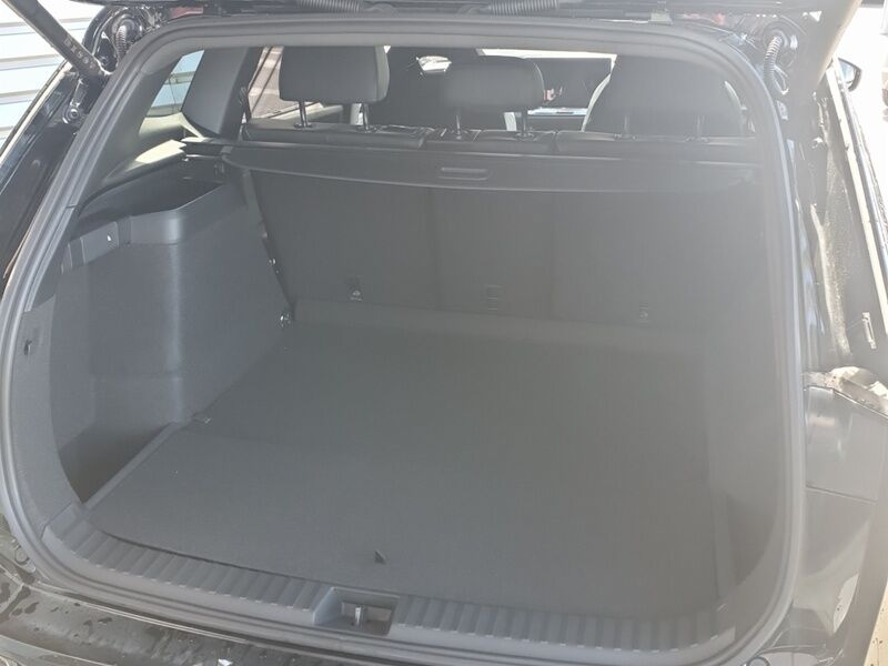 More views of Volkswagen Tayron