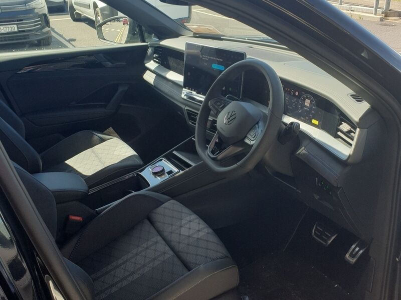 More views of Volkswagen Tayron