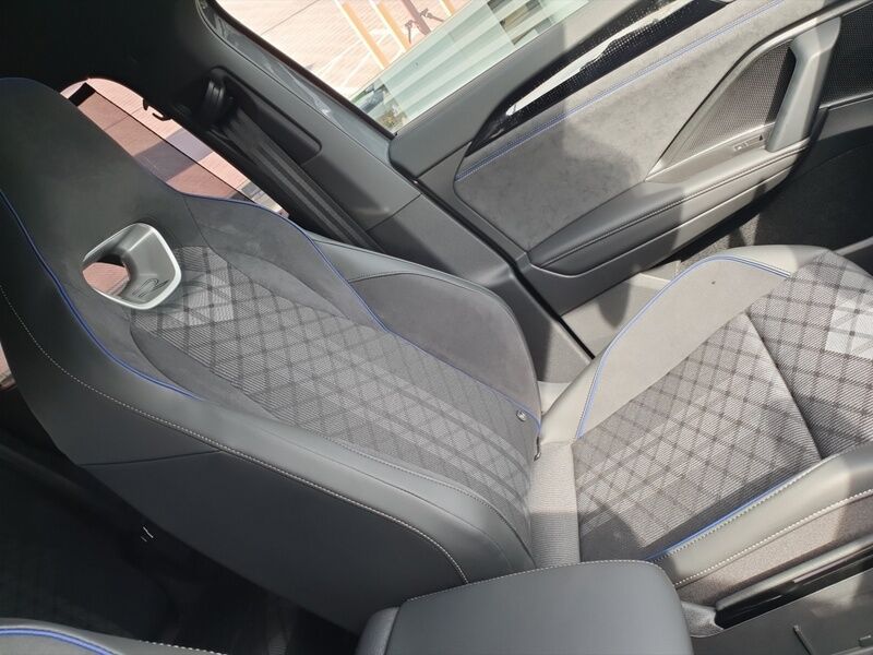 More views of Volkswagen Tayron