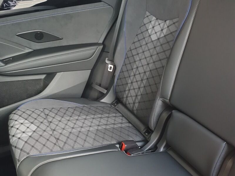 More views of Volkswagen Tayron
