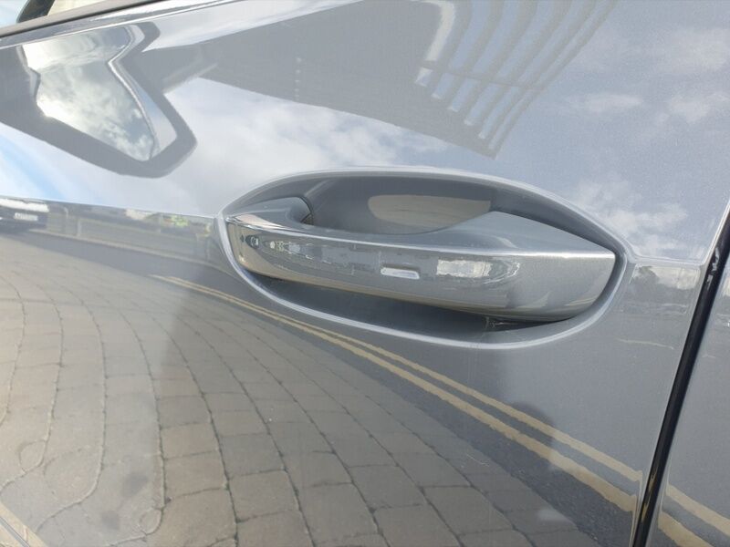 More views of Volkswagen Tayron