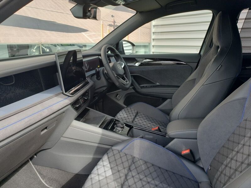 More views of Volkswagen Tayron
