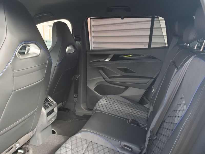 More views of Volkswagen Tayron