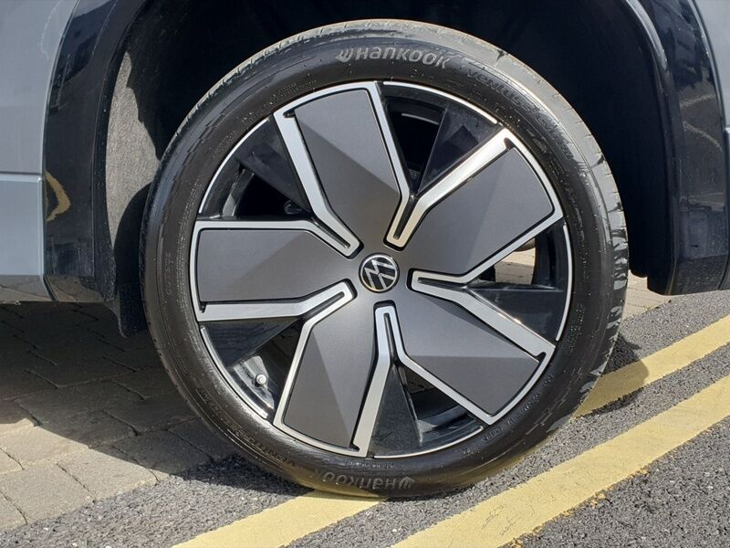More views of Volkswagen Tayron