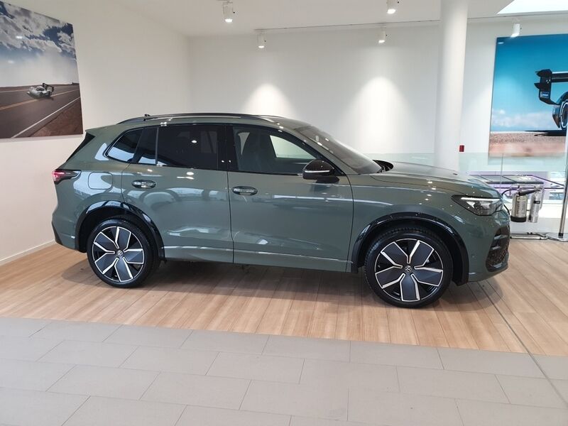 More views of Volkswagen Tiguan