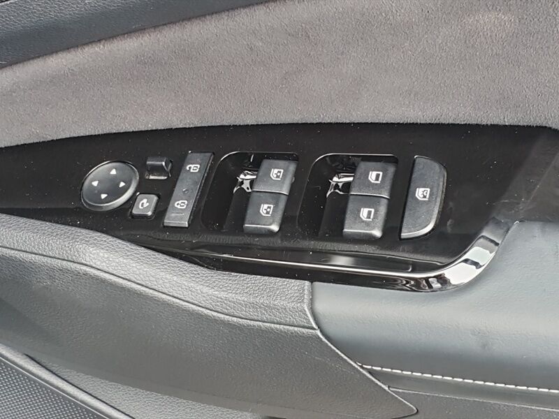More views of Kia Sportage