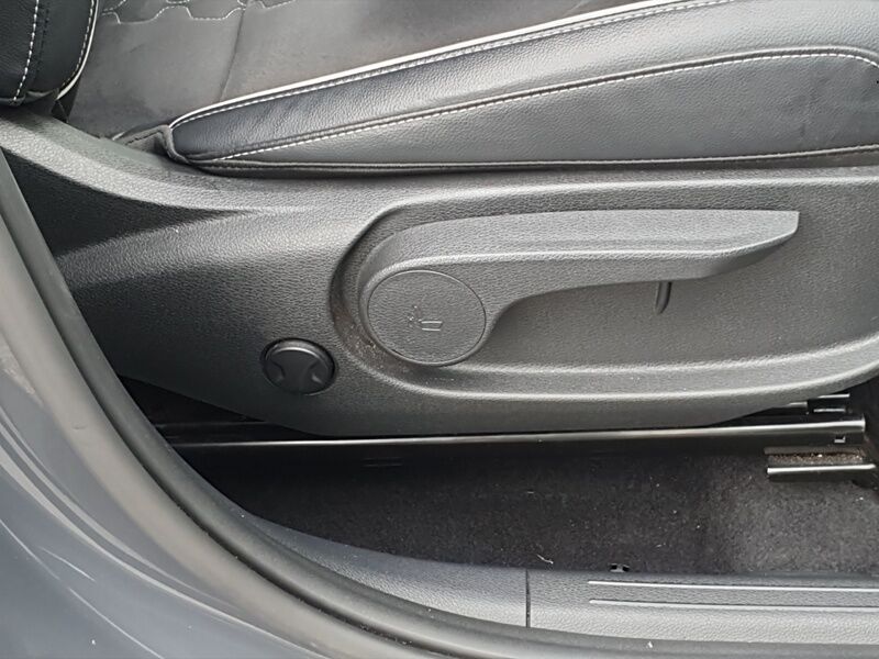 More views of Kia Sportage