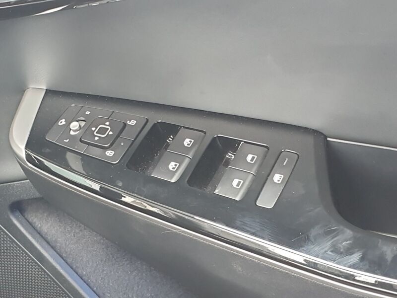 More views of Kia EV6