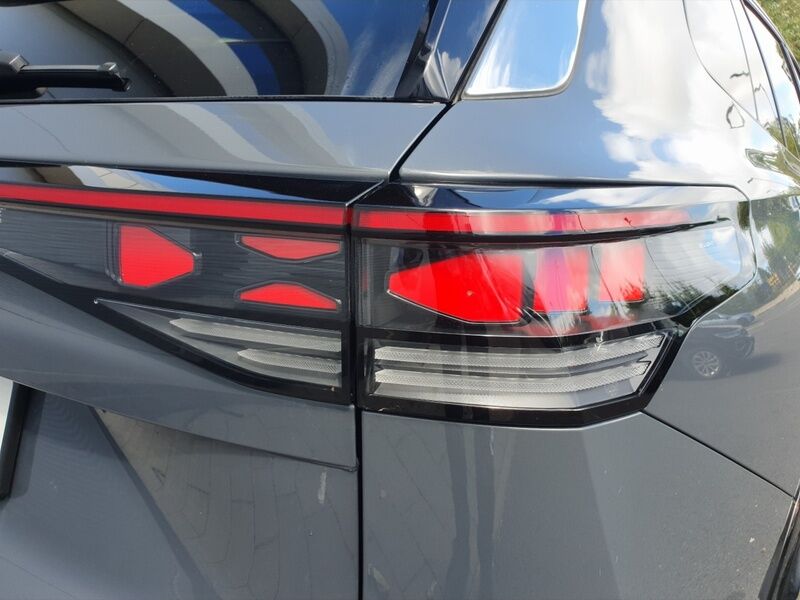 More views of Volkswagen Tayron