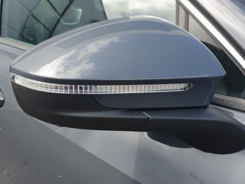 More views of Volkswagen Tayron