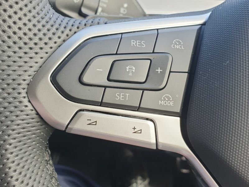 More views of Volkswagen Tayron