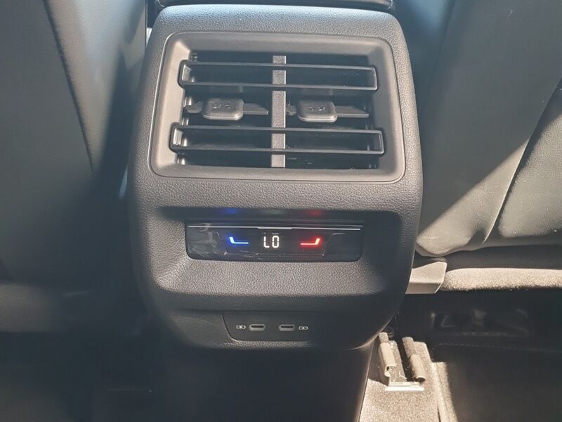 More views of Volkswagen Tayron