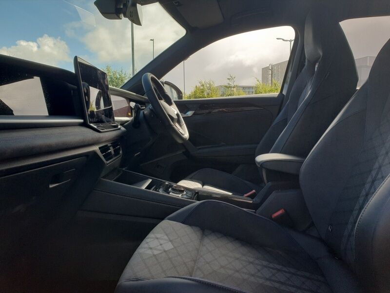 More views of Volkswagen Tayron