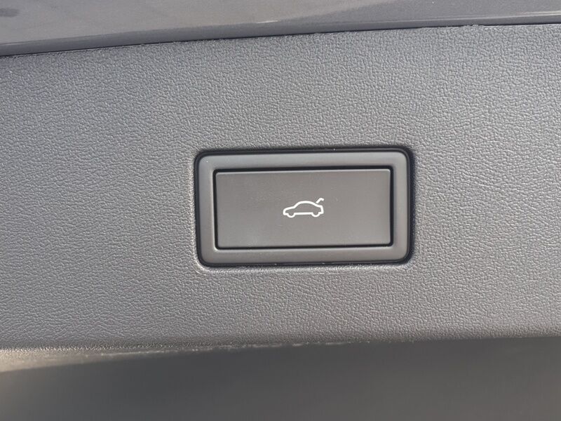 More views of Volkswagen Tayron