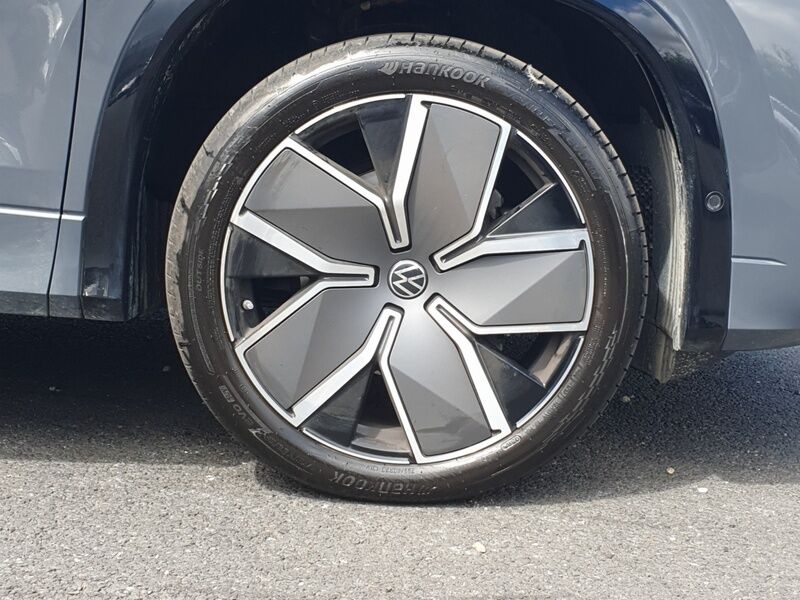 More views of Volkswagen Tayron