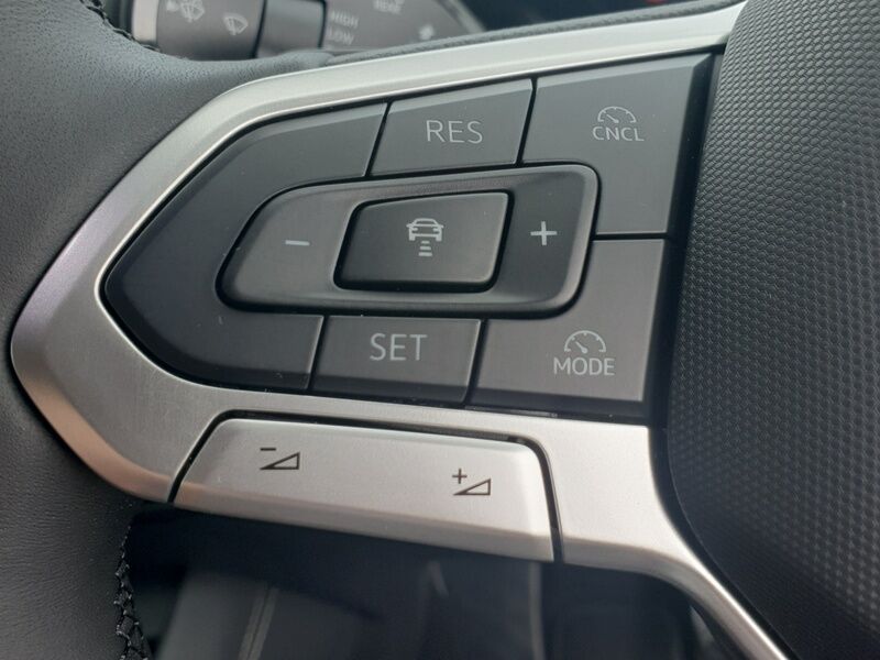More views of Volkswagen Tayron