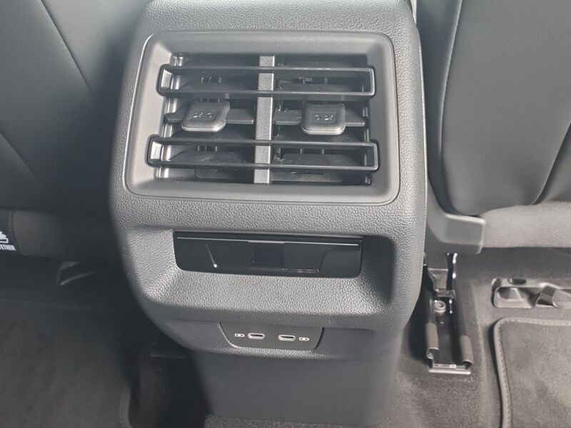 More views of Volkswagen Tayron