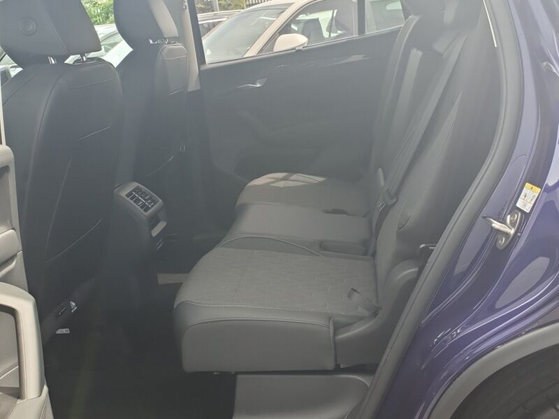 More views of Volkswagen Tayron