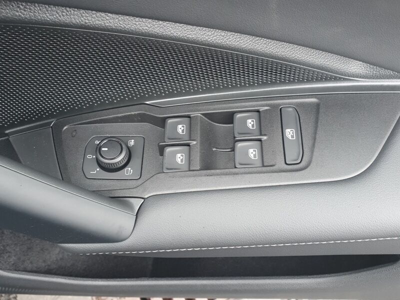 More views of Volkswagen Tiguan