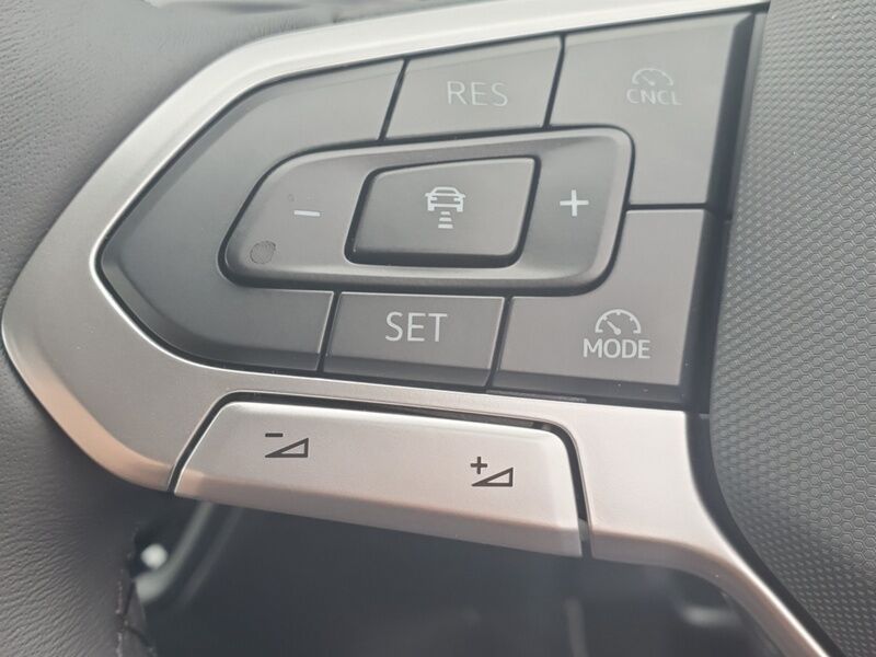 More views of Volkswagen Tiguan
