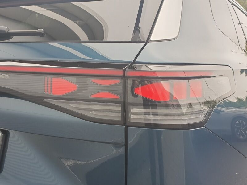 More views of Volkswagen Tayron