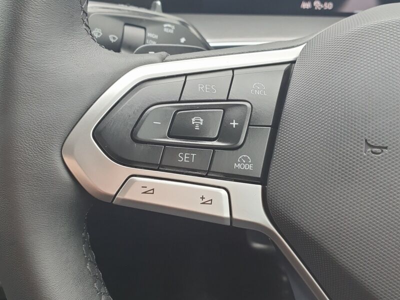 More views of Volkswagen Tayron