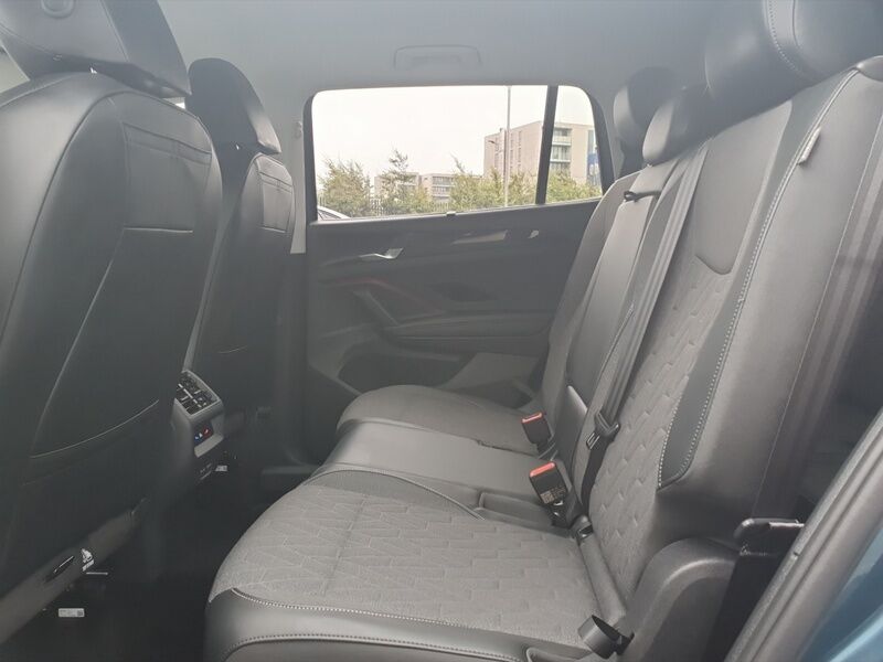 More views of Volkswagen Tayron