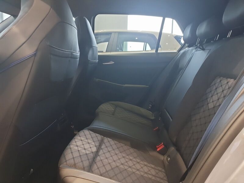 More views of Volkswagen Golf