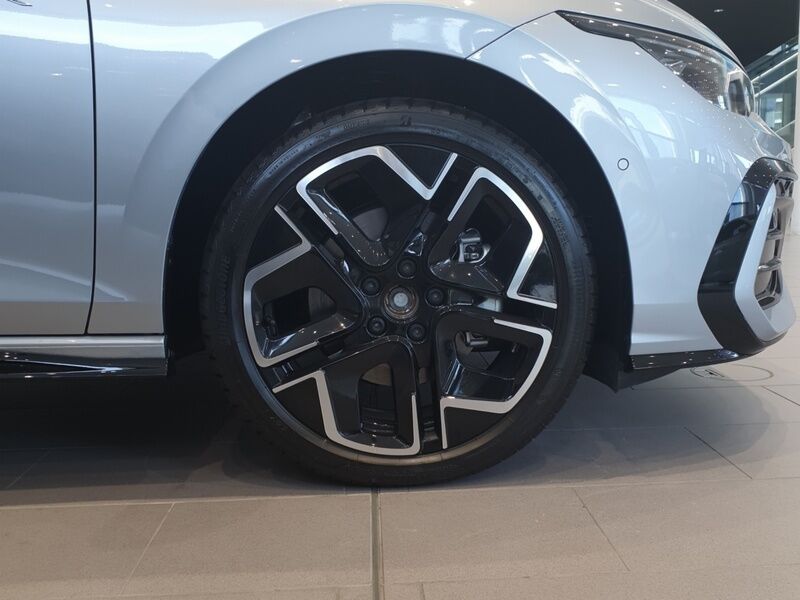 More views of Volkswagen Golf