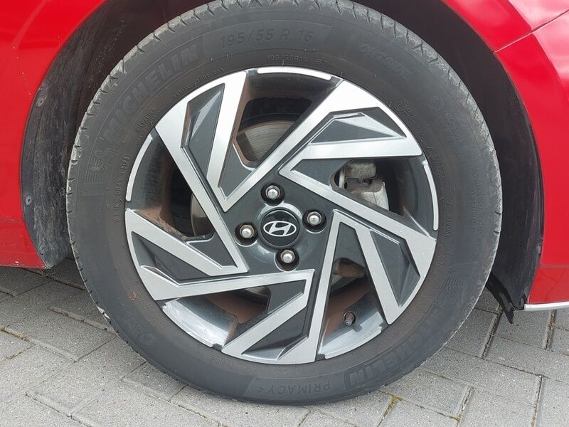 More views of Hyundai i20