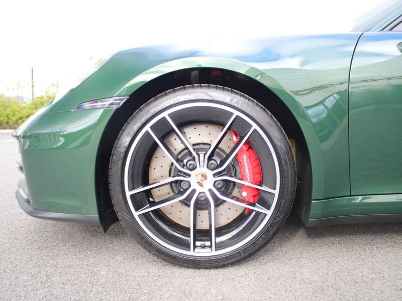 More views of Porsche 911