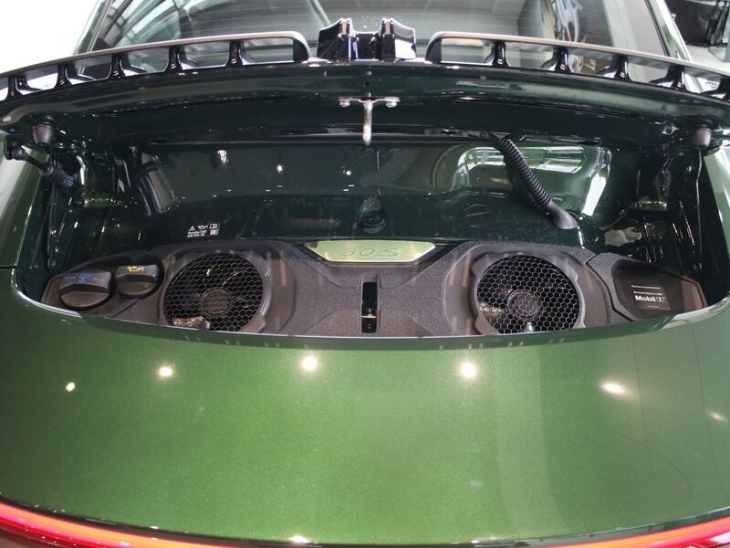 More views of Porsche 911
