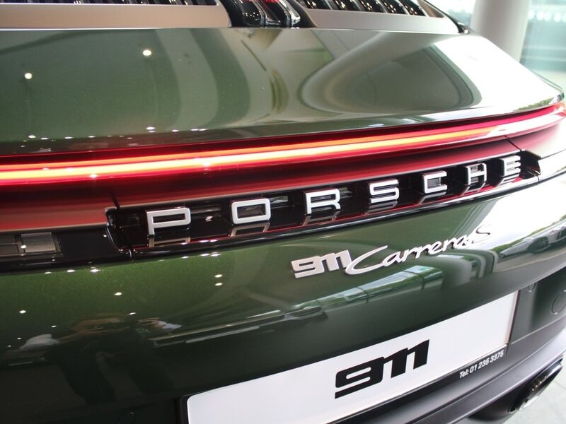 More views of Porsche 911