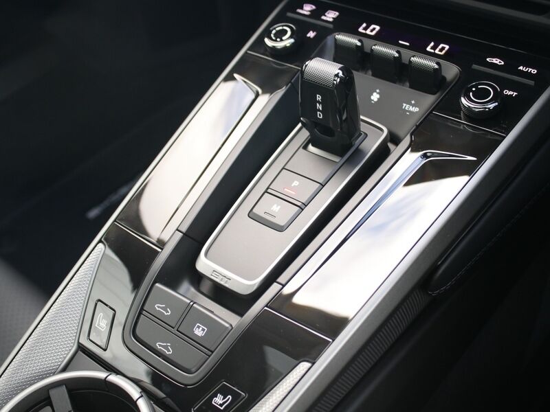 More views of Porsche 911
